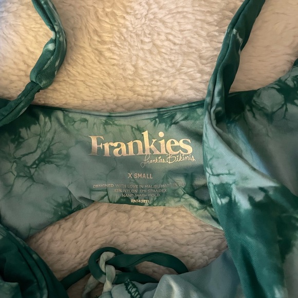 Frankies bikni one piece - Picture 4 of 5